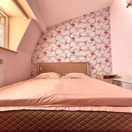 Crystal Villa Hotel เยเรวาน ภายนอก รูปภาพ