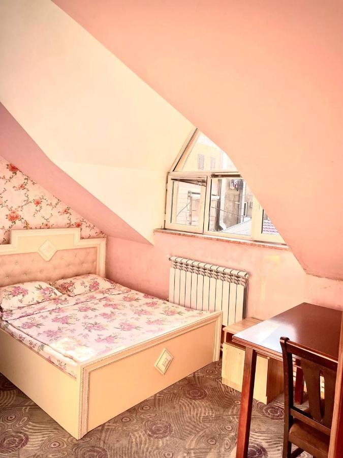 Crystal Villa Hotel เยเรวาน ภายนอก รูปภาพ